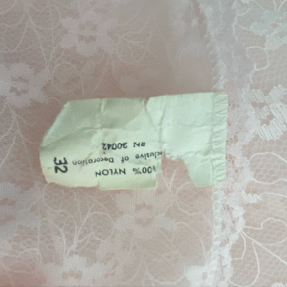 Vintage sheer pink floral lace slip chemise - Picture 9 of 9